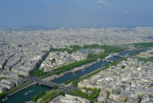 Eiffelova věž - pohled z nejvyššího poschodí